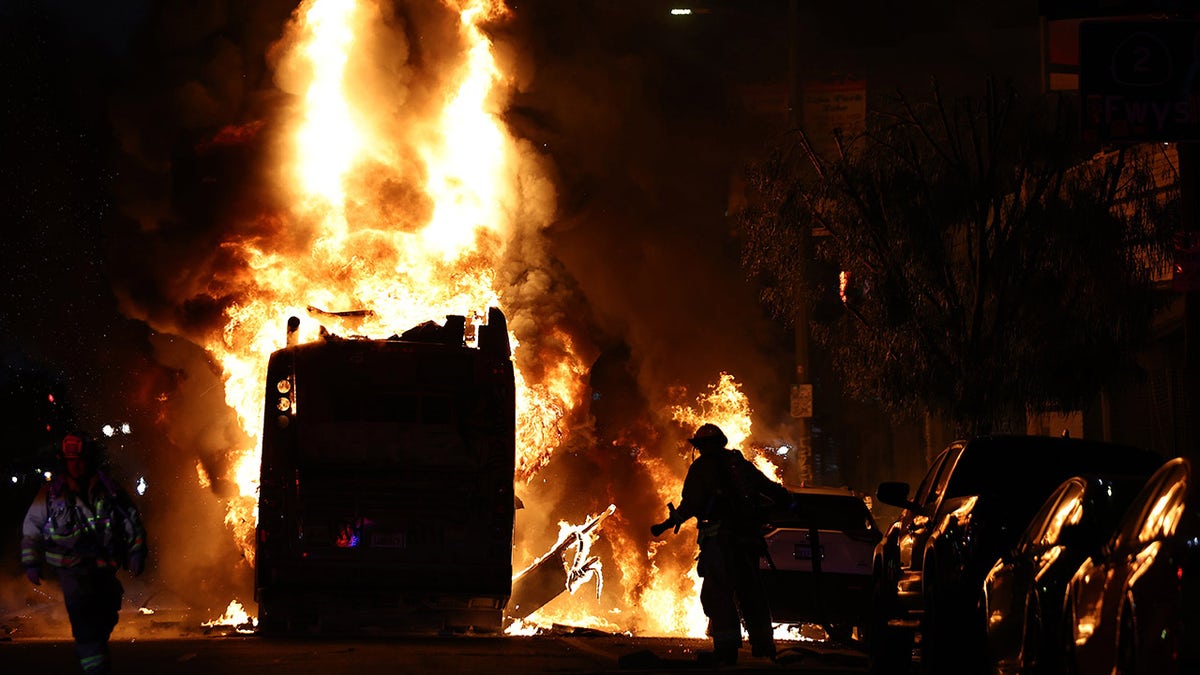 LA city bus burns