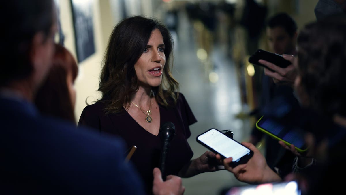 Mace speaks to reporters in Capitol hallway 