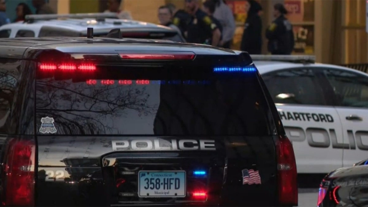 Police arrive at Hartford Hospital