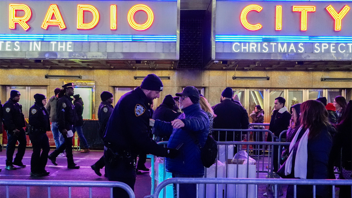 NYPD SECURITY ROCKEFELLER 