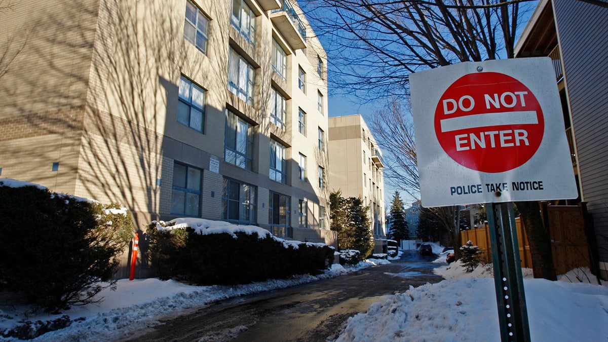 an exterior photo of James Lewis' apartment.