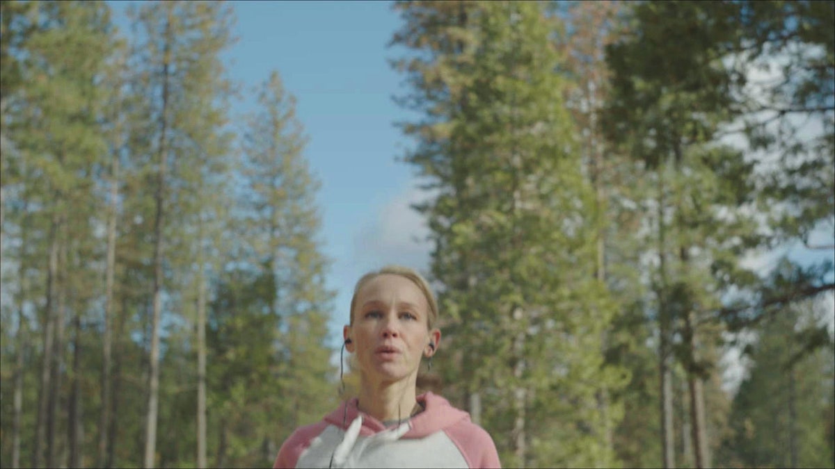 Sherri Papini jogging.