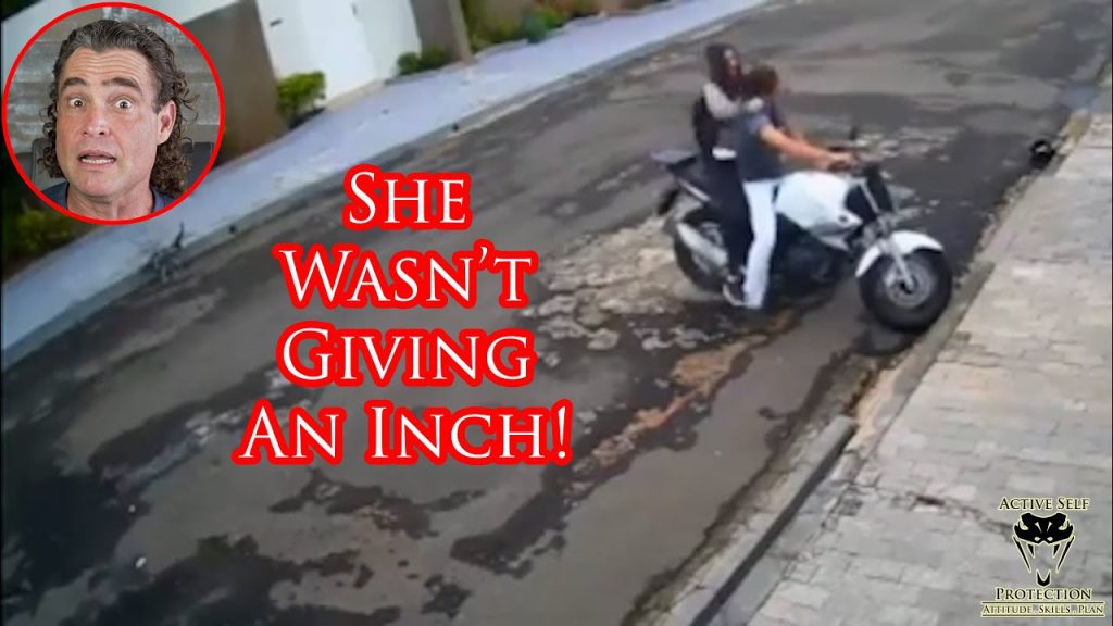 Female Defender Eats Moto Jacker’s Lunch