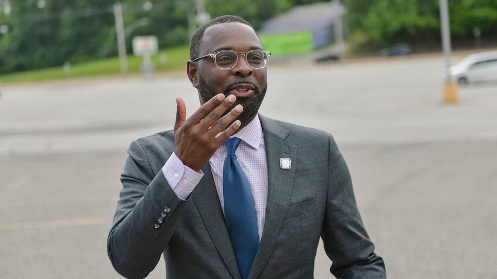 Blue city mayor nearly kidnapped before claiming city is getting safer: police Blue city mayor nearly kidnapped before claiming city is getting safer: police