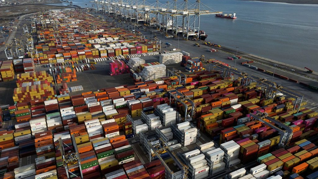 UK authorities seize cocaine worth more than 0 million from a ship at London port