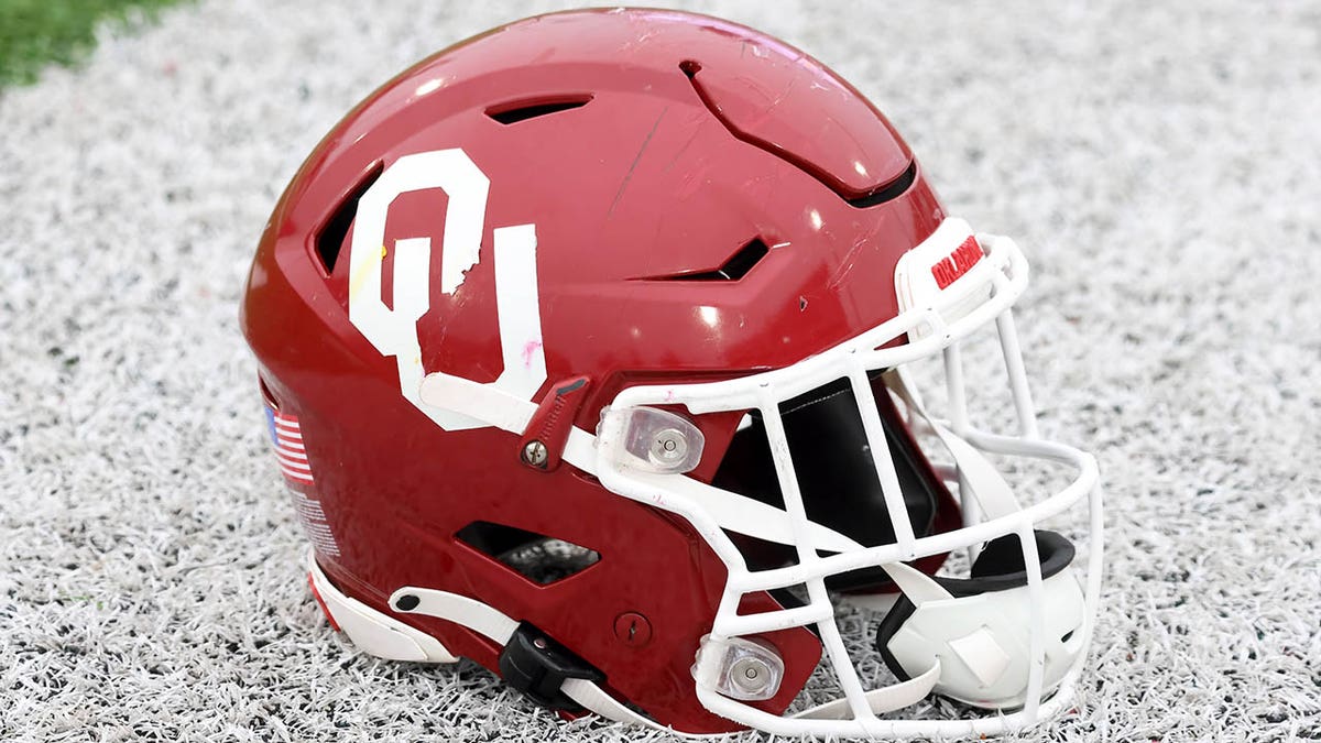 A general view of an Oklahoma Sooners helmet
