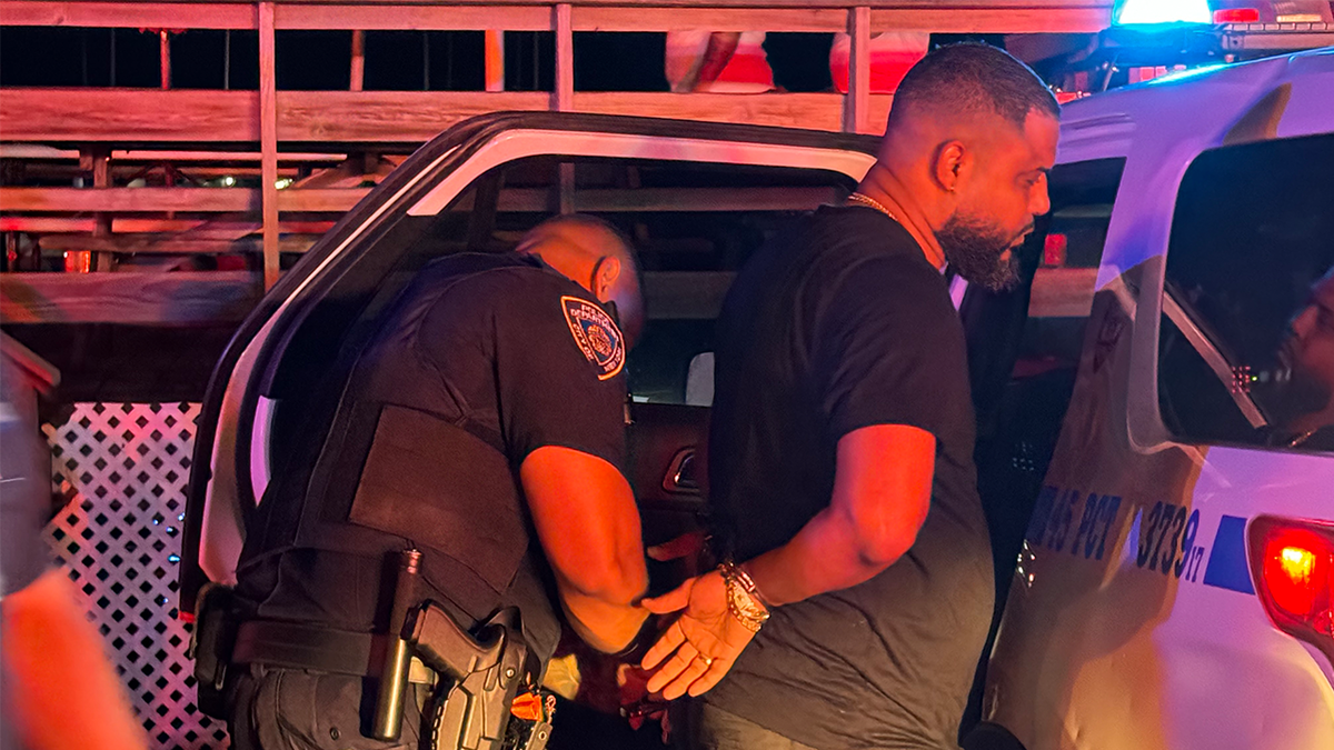 Man arrested after a boat caught fire in New York