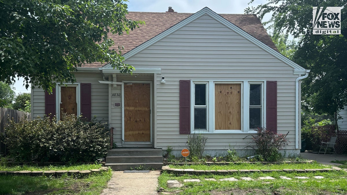 Exterior shot of David Carlson's Minneapolis home, where Vance Boelter reportedly stayed.