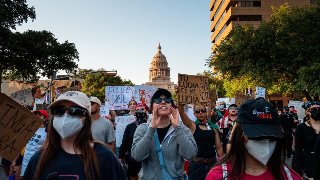 Blue city joins LA chaos as anti-ICE agitators injure officers in violent riots