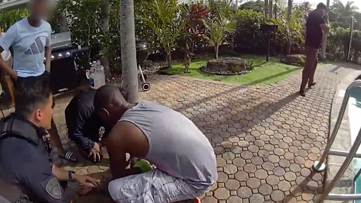 Police body cam footage of finding Oscar breathing upon arriving on scene.