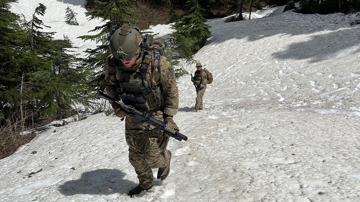 Deputies looking for Travis Decker