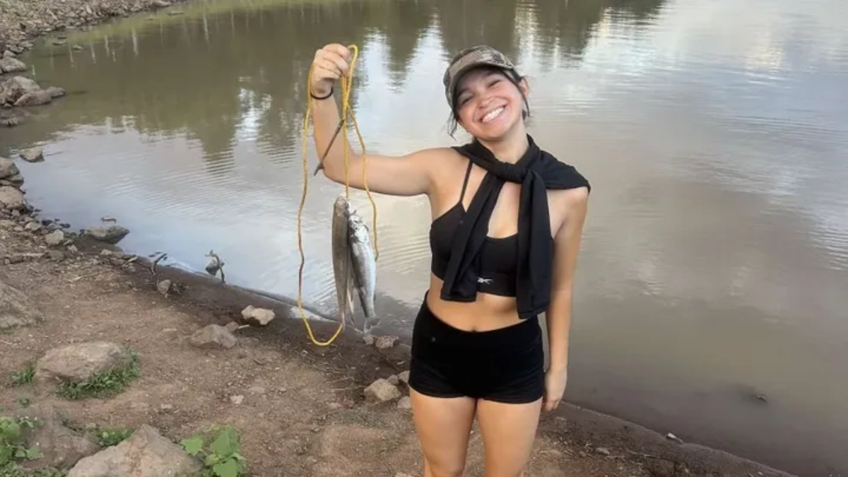 Pandora Kjolsrud fishing