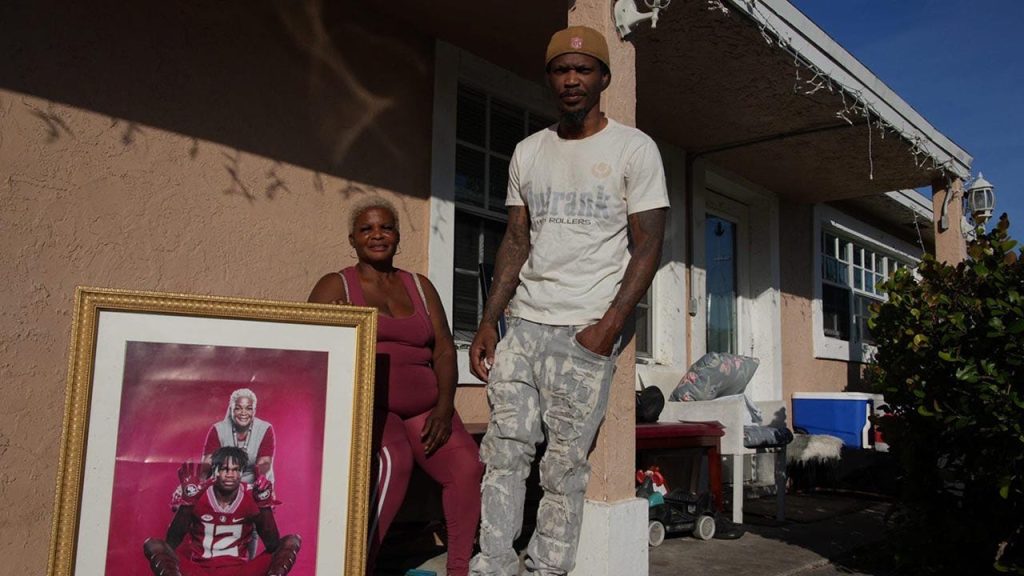 Travis Hunter’s father arrested for alleged probation violation in Florida ahead of son’s rookie season Travis Hunter’s father arrested for alleged probation violation in Florida ahead of son’s rookie season