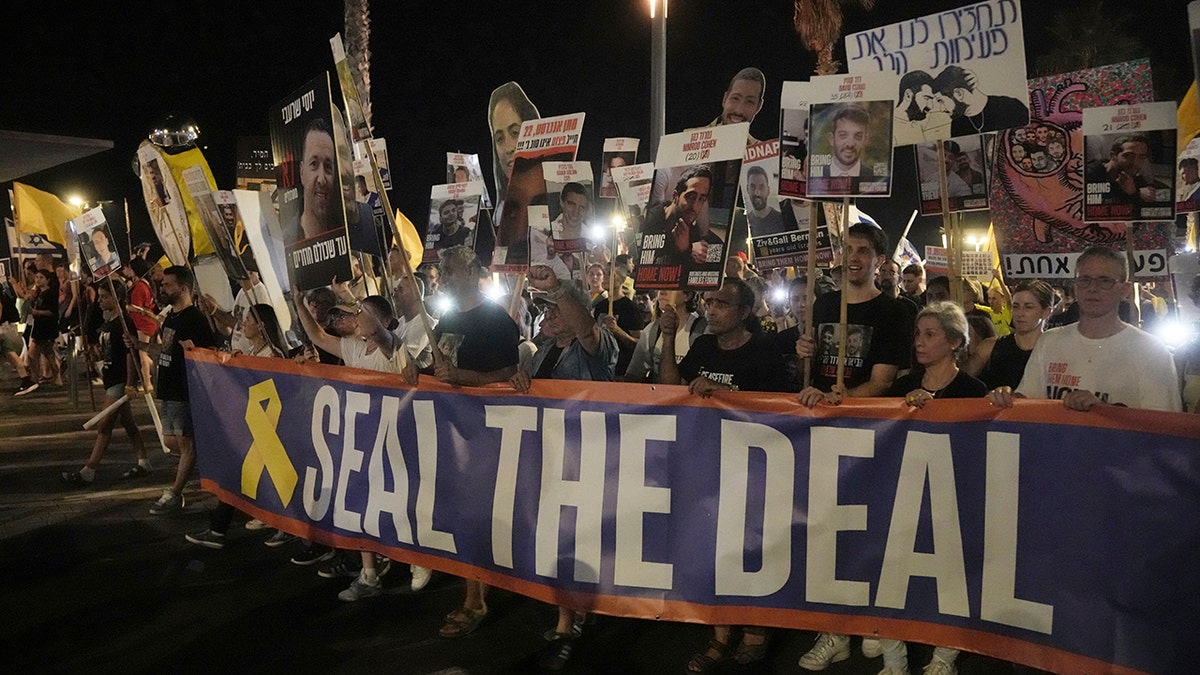 Jerusalem protesters demand a ceasefire