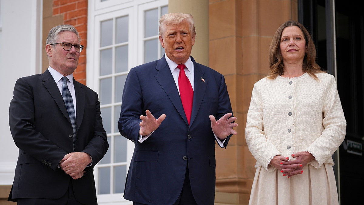 Trump meets with Starmer and his wife in Scotland