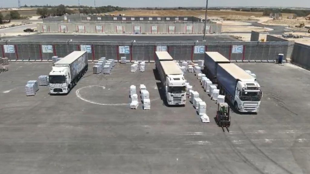 As Israel faces blame for the hunger crisis in Gaza, UN’s own data shows most of its aid is looted As Israel faces blame for the hunger crisis in Gaza, UN’s own data shows most of its aid is looted