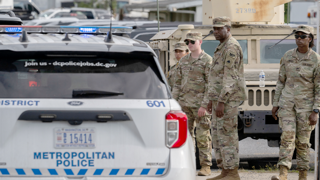 National Guard intervenes as suspect swings foot-long kitchen knife in violent DC street brawl National Guard intervenes as suspect swings foot-long kitchen knife in violent DC street brawl