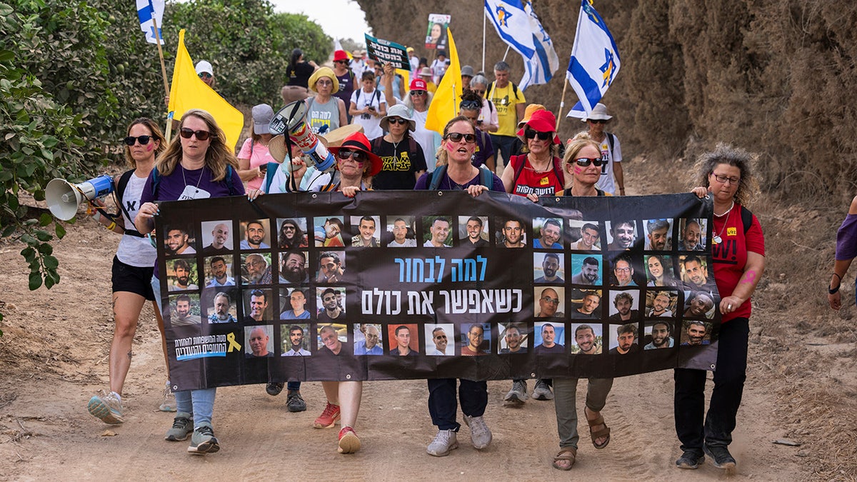 Demonstrators push for release of Israeli hostages