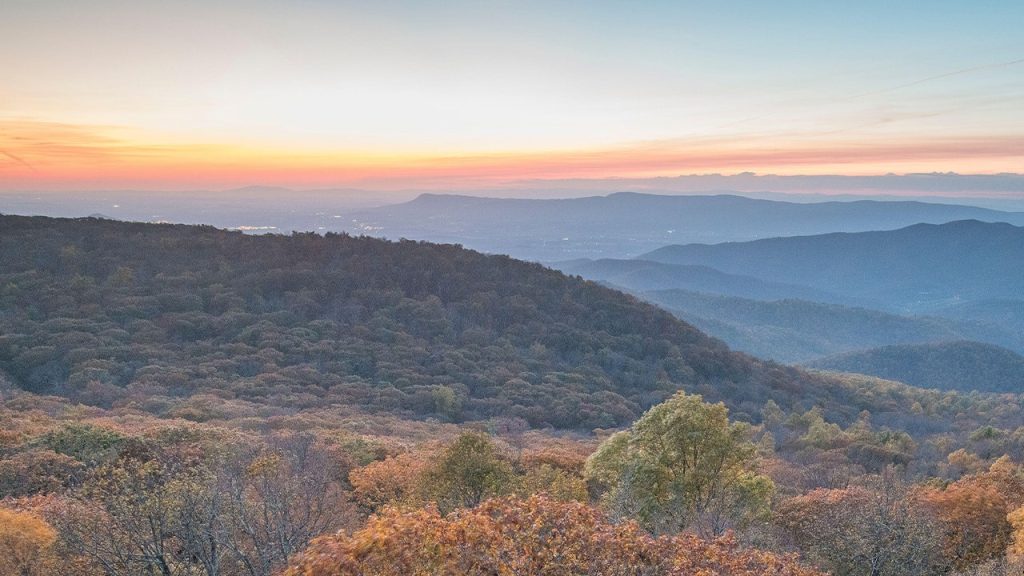 Mountain town rocked after country singer’s mom murdered in random home invasion Mountain town rocked after country singer’s mom murdered in random home invasion