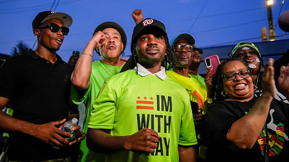 Trayon White wins back seat after being expelled from council in February