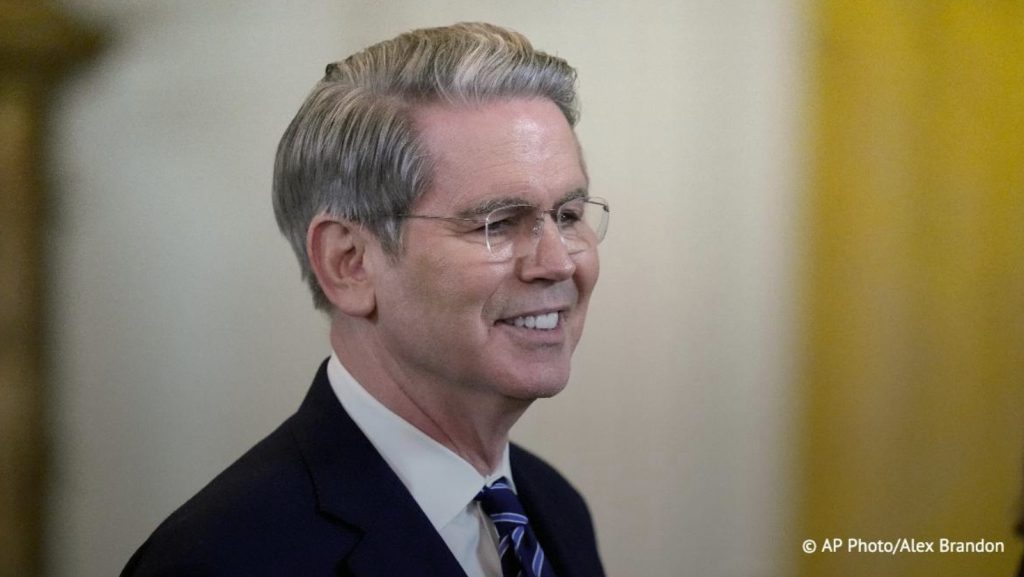 Ruling Class Members Threaten To Punch Each Other