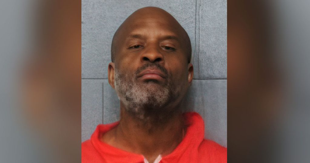 Semi-Truck Driver Fires Warning Shots as Suspect Flees After Shooting Pregnant Woman in Sugar Creek, MO Semi-Truck Driver Fires Warning Shots as Suspect Flees After Shooting Pregnant Woman in Sugar Creek, MO