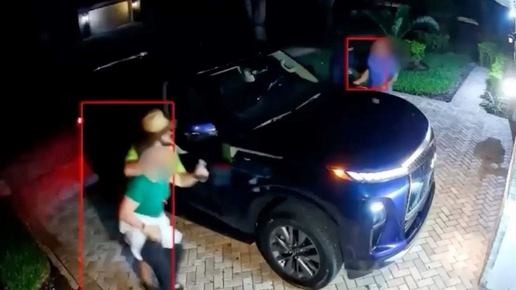 Florida thieves ambush couple at gunpoint after tracking them with AirTag, police say Florida thieves ambush couple at gunpoint after tracking them with AirTag, police say