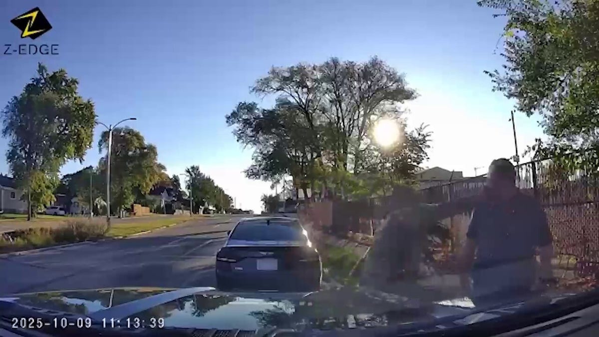 Milwaukee police officer shooting cam footage