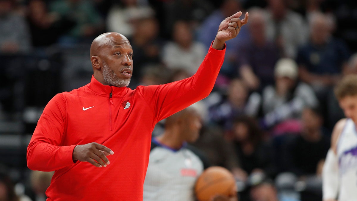 Chauncey Billups on the sideline