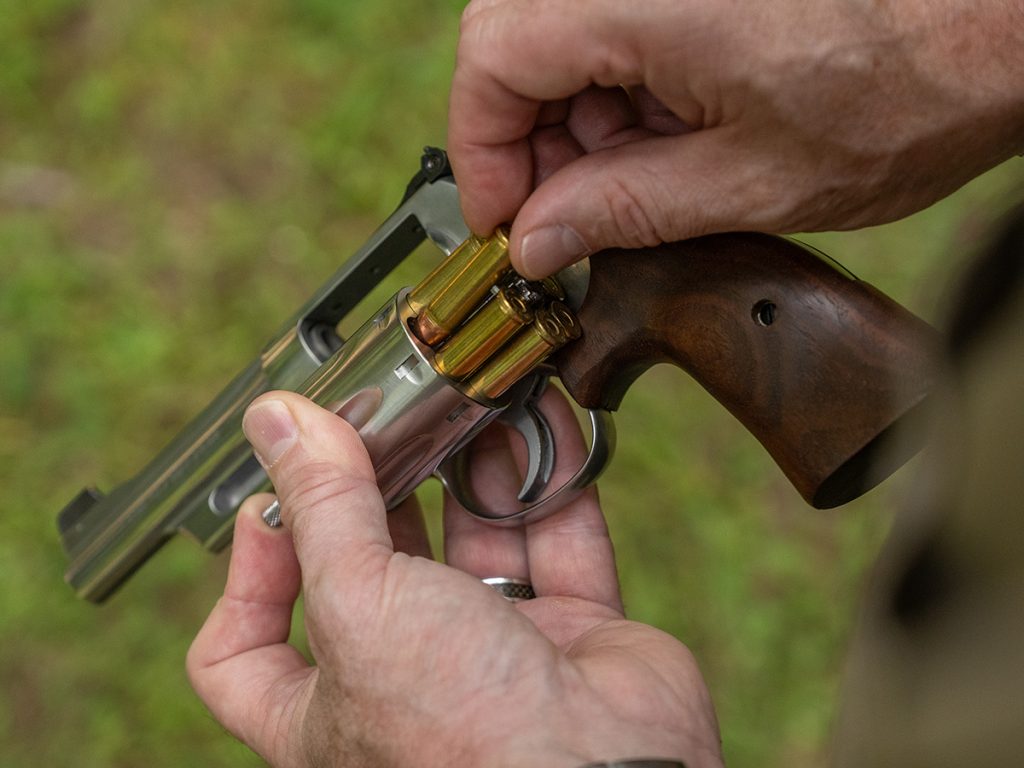 Lipsey’s S&W Model 686 Plus Review: The Mountain Gun Lipsey’s S&W Model 686 Plus Review: The Mountain Gun