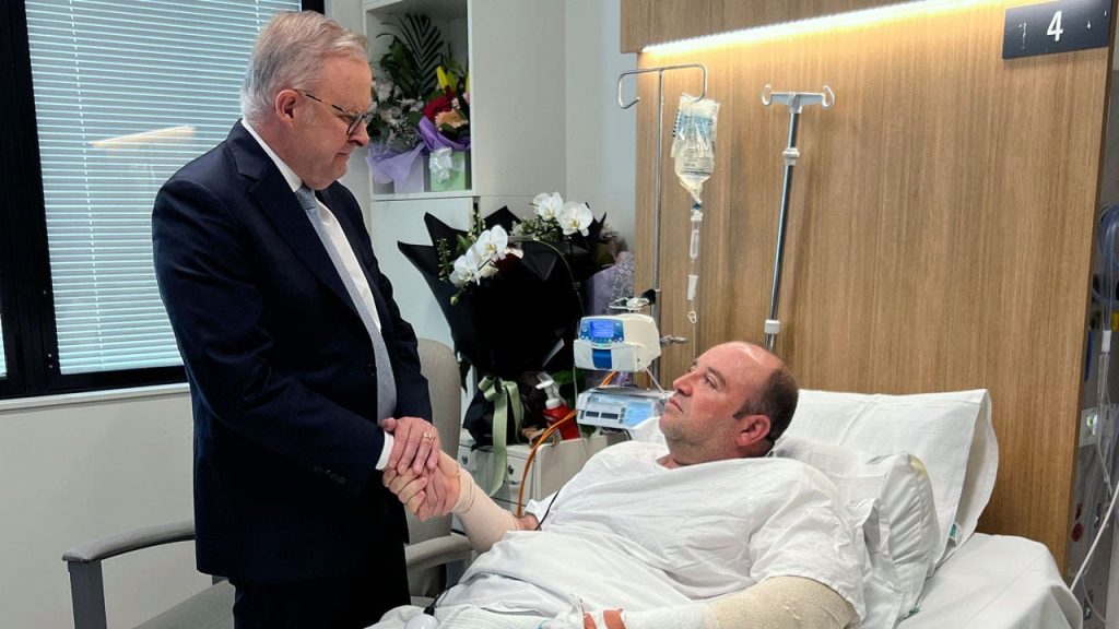 Australian prime minister announces national bravery honors after antisemitic terror attack Australian prime minister announces national bravery honors after antisemitic terror attack