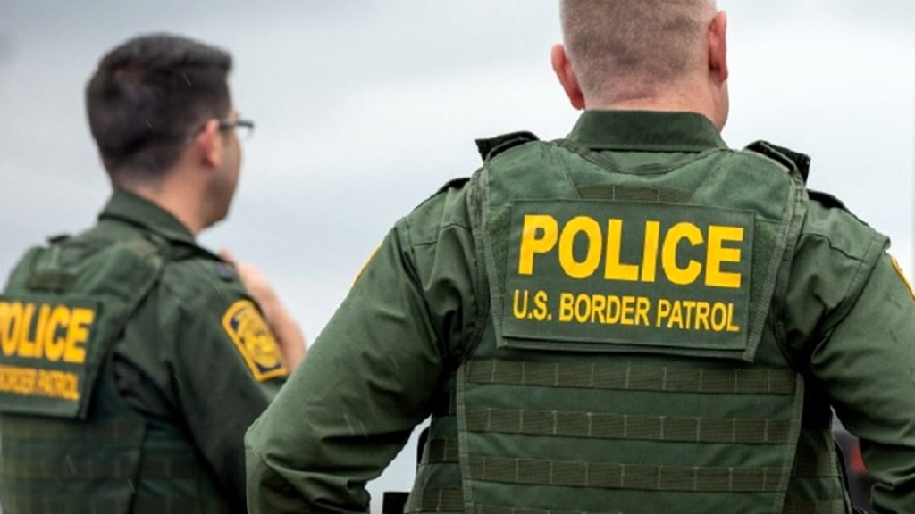 US Border Patrol agent kills suspected cartel smuggler after ‘struggle’ near Texas riverbank US Border Patrol agent kills suspected cartel smuggler after ‘struggle’ near Texas riverbank