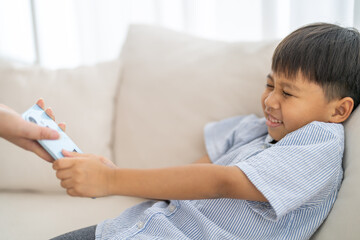 Nearly One Million UK Toddlers Hooked on Social Media Nearly One Million UK Toddlers Hooked on Social Media