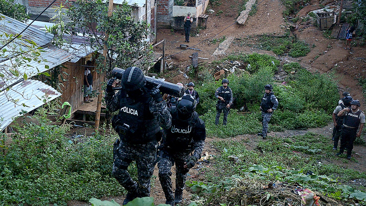 Ecuadorean police forces