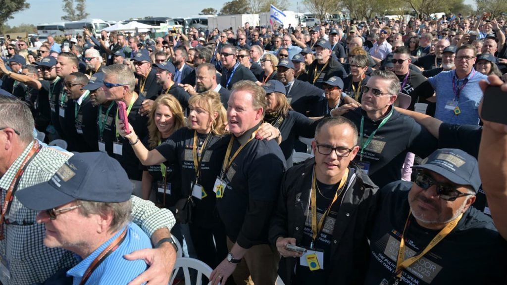 Christian pastors, influencers join 1,000-strong Israel mission backing Jewish state, fighting antisemitism Christian pastors, influencers join 1,000-strong Israel mission backing Jewish state, fighting antisemitism