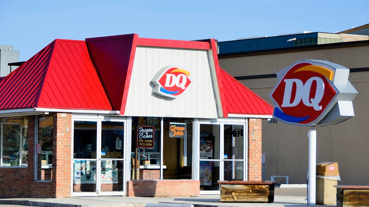 Dairy Queen exterior of storefront.