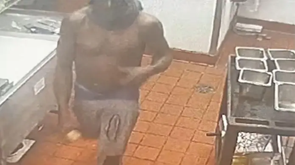 Kewarren Lee Anderson inside a Taco Bell