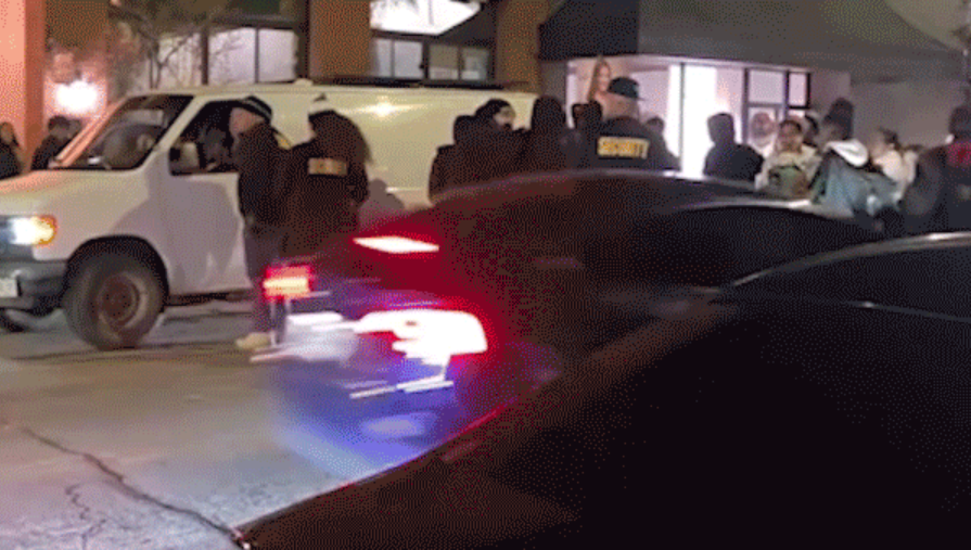 Car barrels into crowd outside California bar, gunfire erupts in chaotic scene caught on video Car barrels into crowd outside California bar, gunfire erupts in chaotic scene caught on video