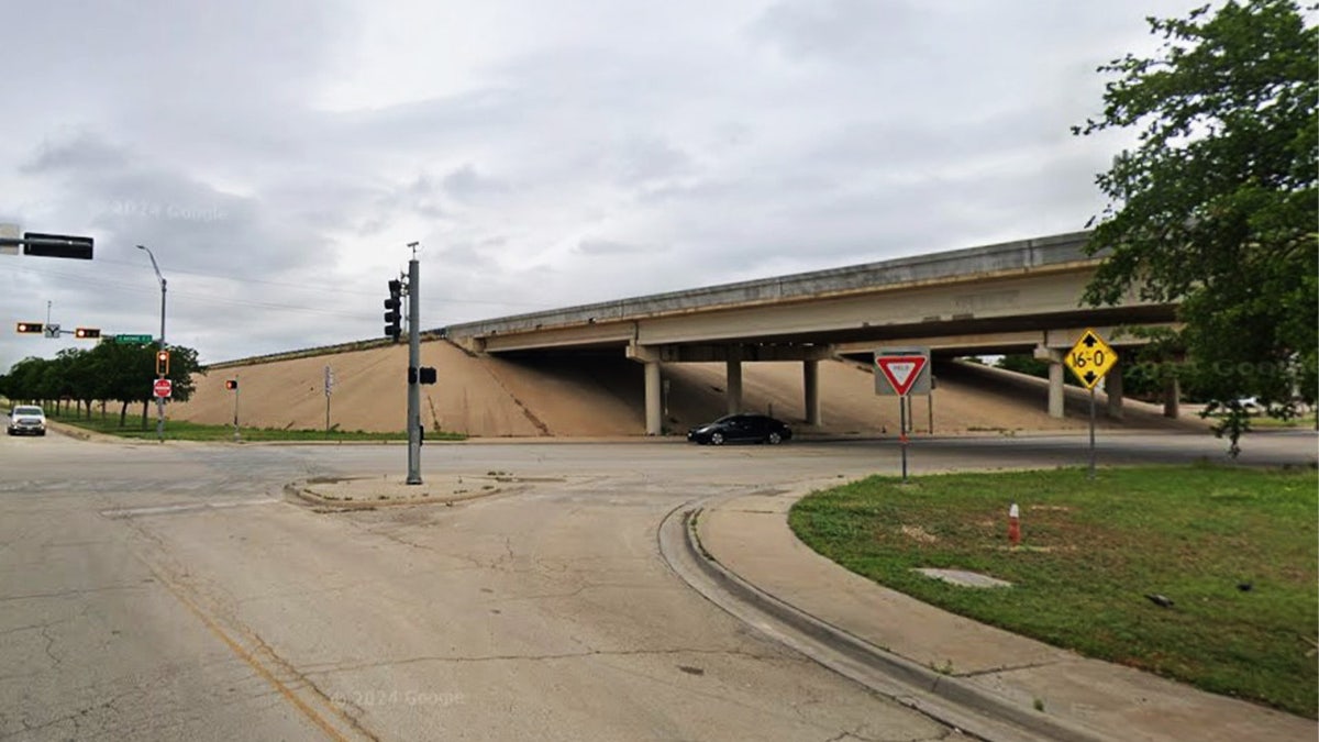 intersection at ozona texas