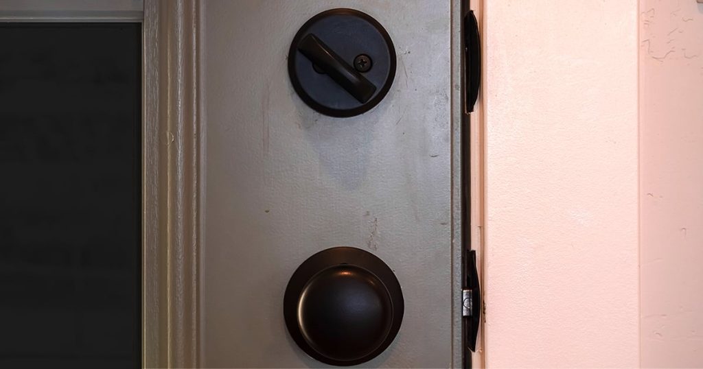 Homeowner Shoots Intruder Who Claimed She Wanted to Buy His House at 5AM Homeowner Shoots Intruder Who Claimed She Wanted to Buy His House at 5AM