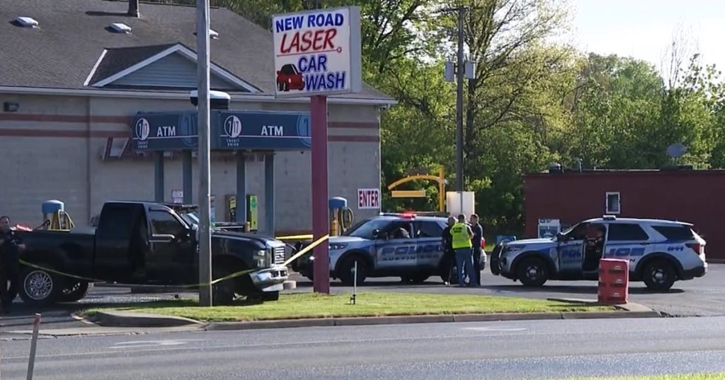 Armed Passenger Stops Ex-Boyfriend’s Attack on Mom and Two Kids, Austintown Police Call It Self-Defense Armed Passenger Stops Ex-Boyfriend’s Attack on Mom and Two Kids, Austintown Police Call It Self-Defense