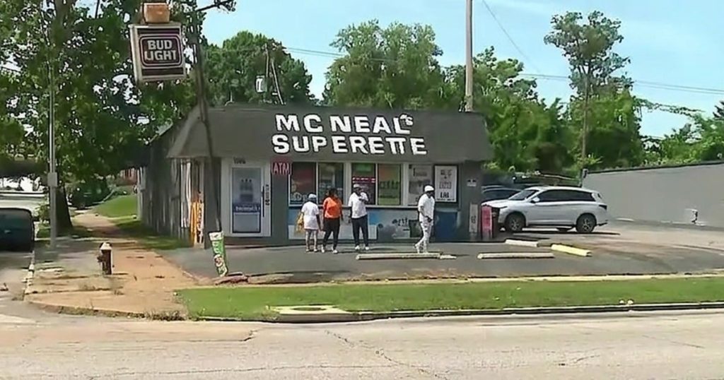 St. Louis Store Clerk Shoots Man Who Tried to Force His Way Behind the Counter During 10 A.M. Disturbance St. Louis Store Clerk Shoots Man Who Tried to Force His Way Behind the Counter During 10 A.M. Disturbance